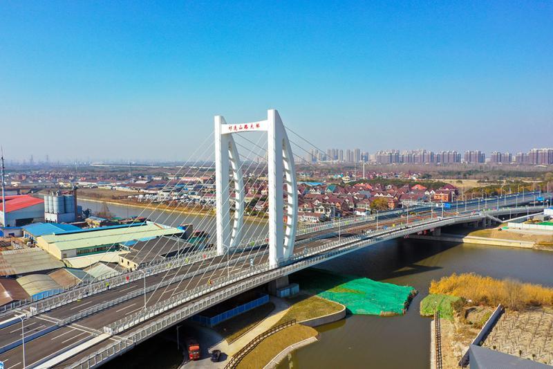Breaking | Set sail, Guide lighting who engaged in the construction of Qilianshan Road "Sailing Bridge" night lighting project officially opens to traffic 